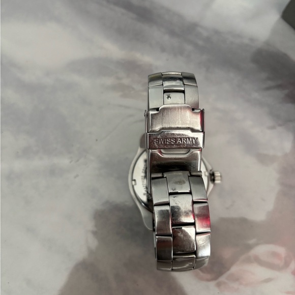 Victorinox Silver and White Watch with Metal Link Bracelet - Picture 4 of 8